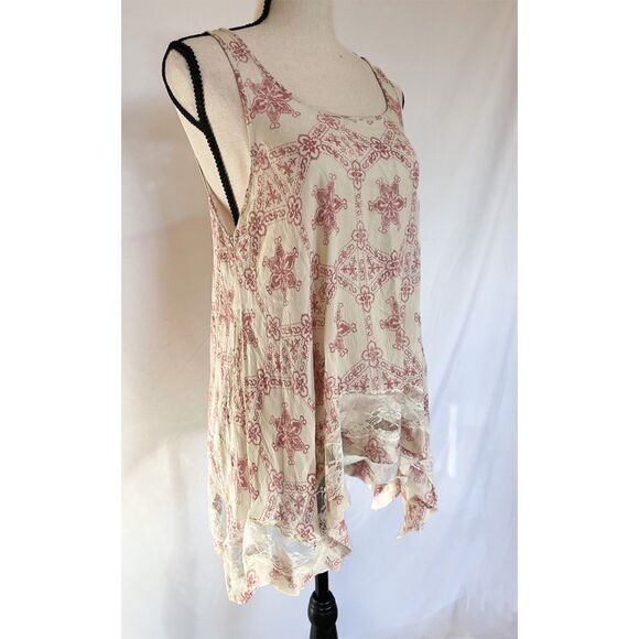 Mimi Chica Soho Sharkbite Tunic | Pink Paisley Lace Trim Festival Top | Size M - Picture 3 of 15